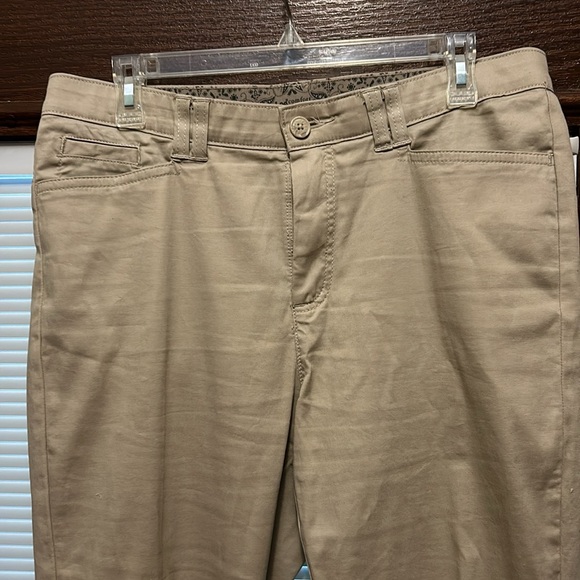 Women’s Lee Comfort Waistband Pants With Front and Back Pockets - Picture 2 of 5